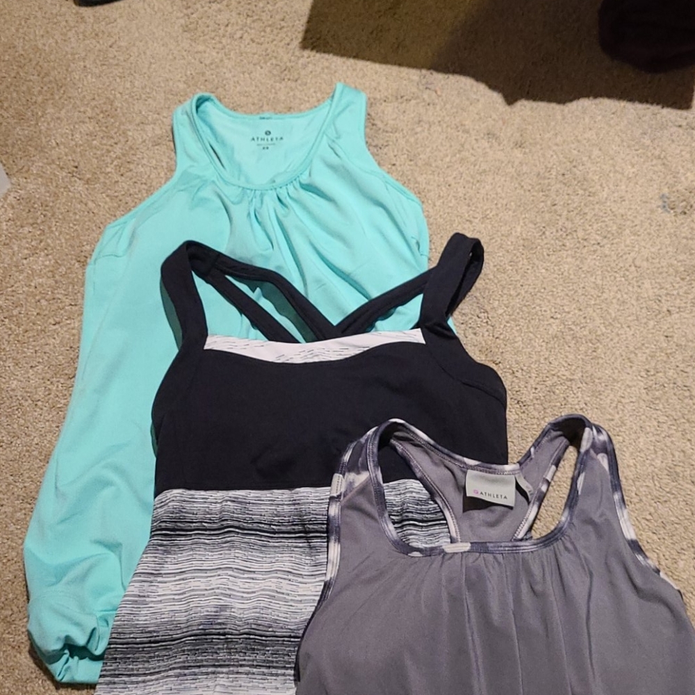 3 Athleta support tops